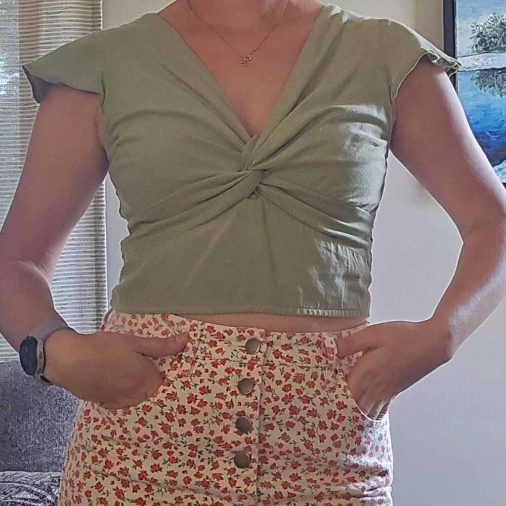 Unbranded Women's Green and Khaki Crop-top